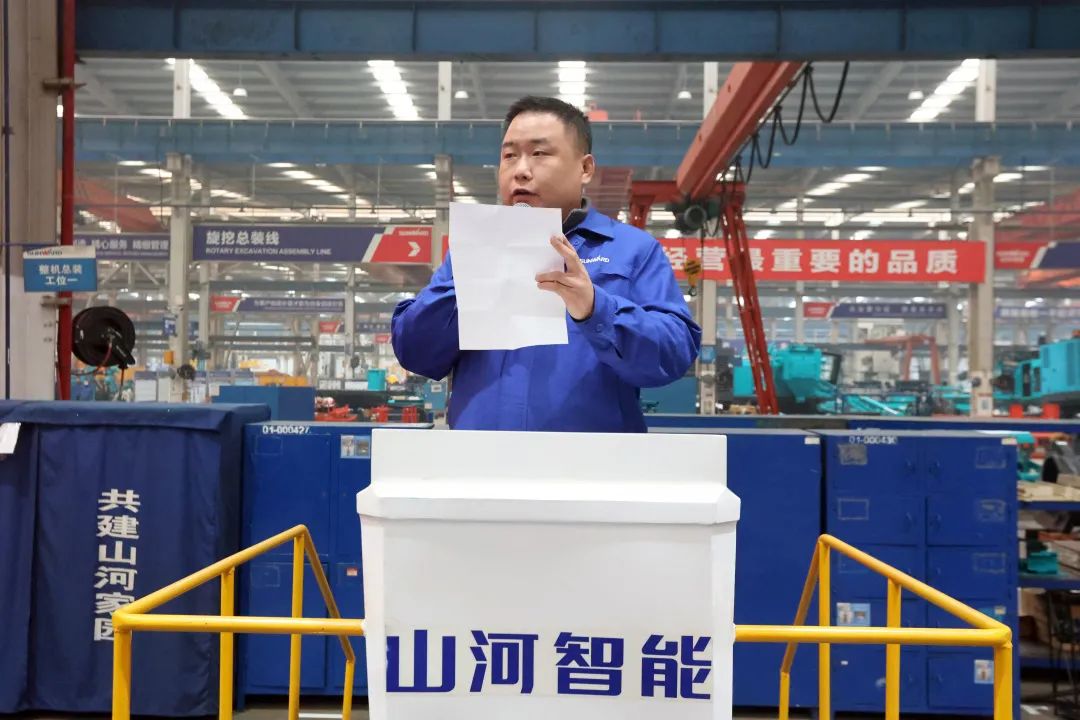 向楷模进建！GA黄金甲智能56名职工受到职工职业技术较量赞美