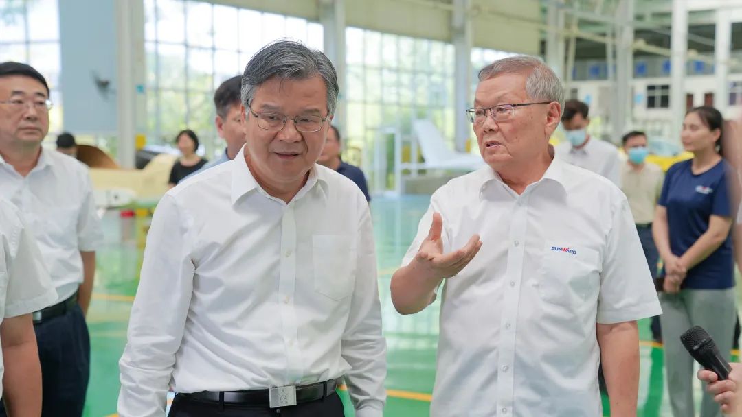 20220815102948_29674 湖南省委常委、常务副省长李殿勋一行调查调研GA黄金甲科技