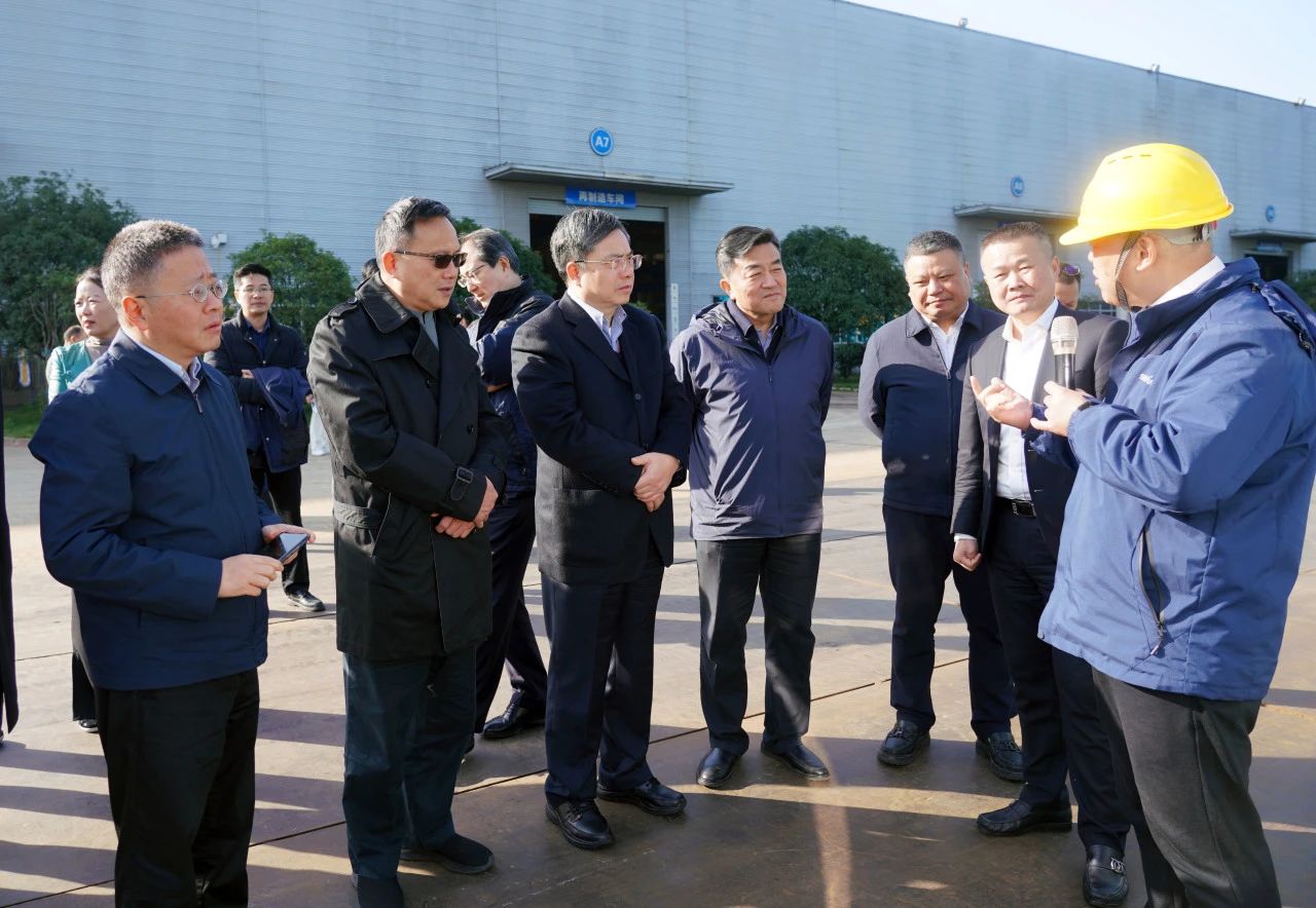 聚焦设备再造作!上海市政协副主席、党组副书记肖贵玉带队调研GA黄金甲智能